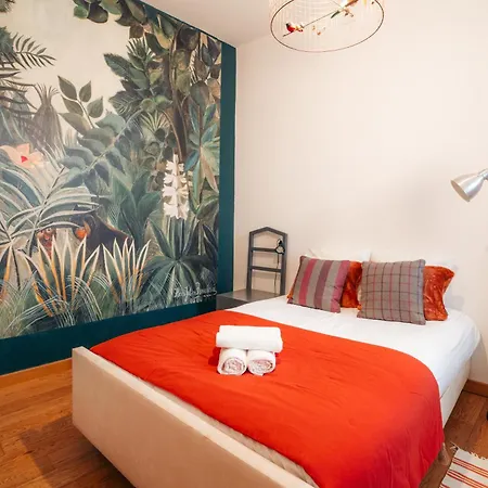L'horloge De L'ecusson Appartement Nîmes