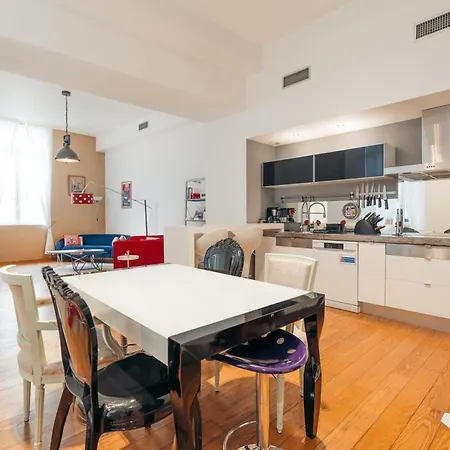 L'horloge De L'ecusson Appartement